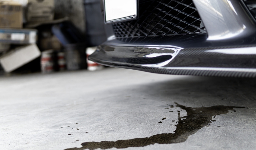 Descubre qué causa una fuga de aceite de motor, cómo detectarla a tiempo, errores comunes y consejos expertos para evitar daños costosos.