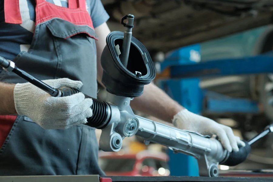 Descubre los tipos de dirección automotriz, sus diferencias y cuál usa tu vehículo. Guía práctica y fácil para entender cada sistema.