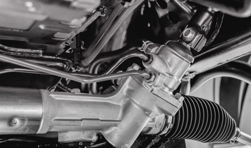 Descubre qué es la cremallera de dirección, cómo funciona, fallas comunes y cuándo cambiarla para evitar problemas en tu vehículo.