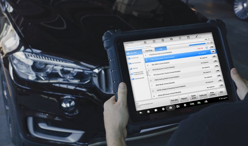 Descubre cómo funcionan los escáneres automotrices y por qué son clave para detectar fallas en dirección electrónica y sensores.