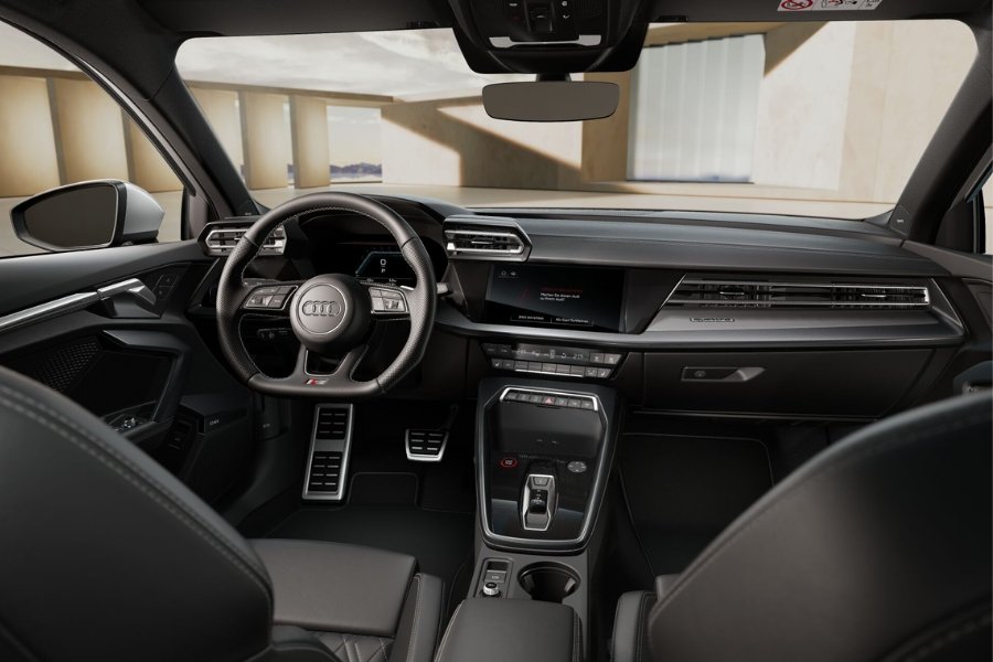 Descubre cómo funcionan las direcciones electrónicas en Audi, sus ventajas, fallas comunes y por qué mejoran la conducción moderna.